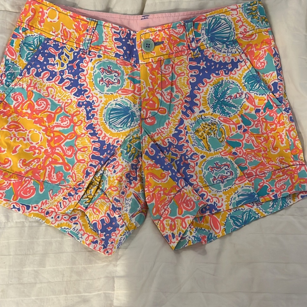 Lilly Pulitzer Callahan Short size 2 HOLY GRAIL print 🦄 Written in the sun